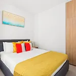Sundeck Surfscape - Upbeat Beachside Living In Bondi