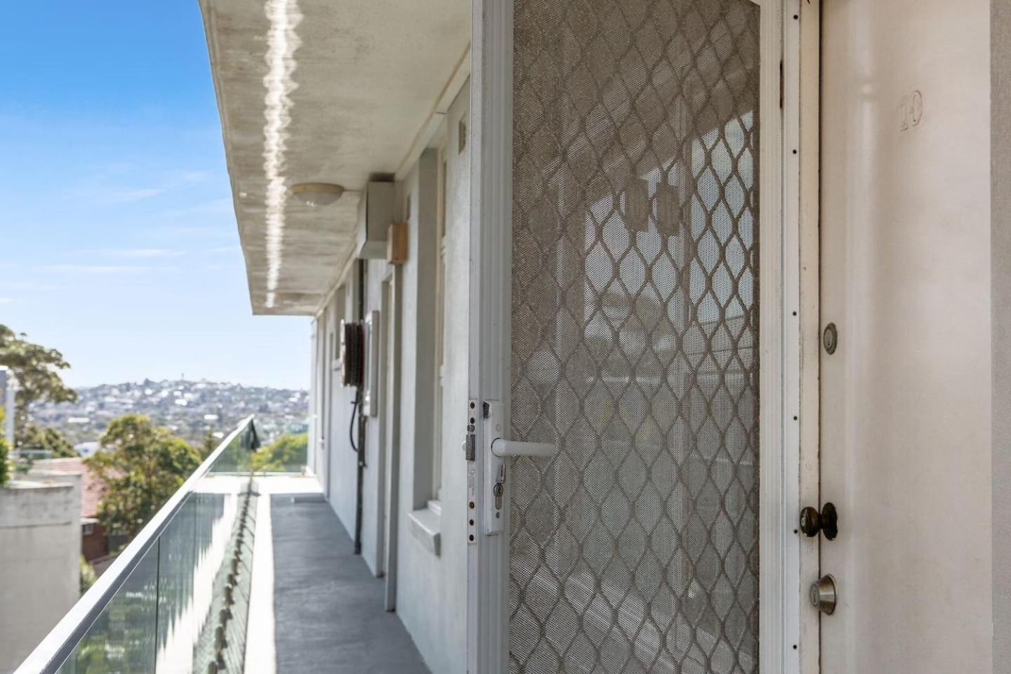 Sundeck Surfscape - Upbeat Beachside Living In Bondi Apartment *